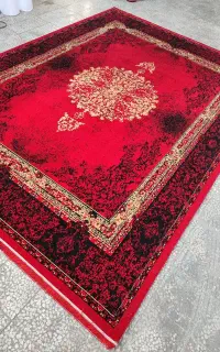فرش قرمز