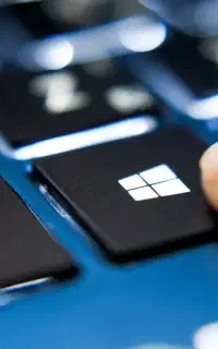 نصب ویندوز در محل شما  و سایر خدمات کامپیوتری