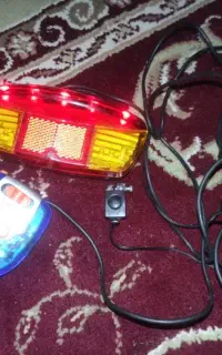چراغ خطر و بوق و راهنمای دوچرخه