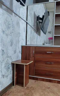 یک میز آرایش تمیز نو