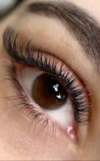 کاشت و اکستنشن مژه