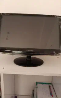 مانیتور ۱۸ سامسونگ