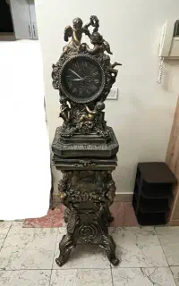 ساعت وپایه