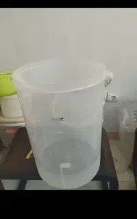 دبه و سطل حبوبات