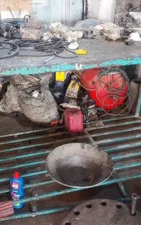 میزکار آهنی