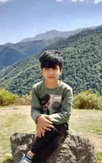 مربی کودک برای کمک به امور درسی