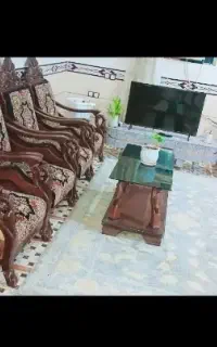 مبل سلطنتی با میز عسلی و میز بزرگ