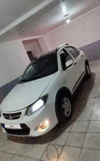 کوییک R سفید مشکی