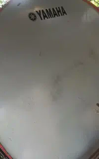 یک طبل دومتری و یک هشتاد سانتی