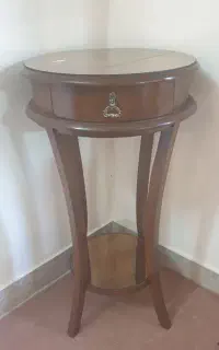 میز پایه بلند در حد نو دو عدد