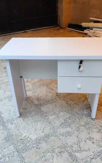 میز تحریر سفید