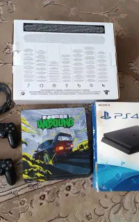 یک دستگاه ps4 کپی خور دو دسته