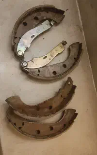 لنت عقب پژو