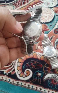 دو عدد ساعت قدیمی