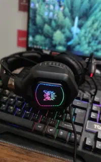 هدفون اورجینال میکروفون‌ و RGB دار