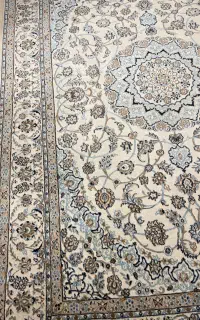 یک جفت فرش دستباف ۹متری نایین،رفو لازمه