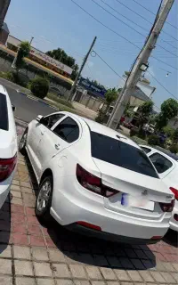 شاهین مدل ۴۰۲ فول با سانروف بی رنگ