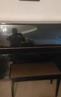 پیانو اکوستیک در حد نو