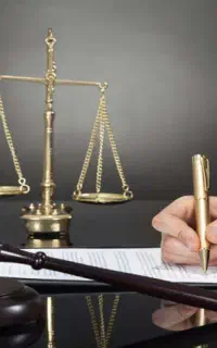 وکیل پایه یک دادگستری