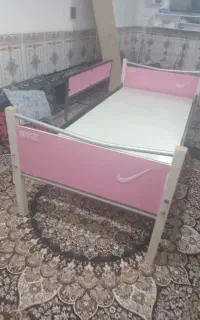 تخت فلزی و چوبی تک  نفر. و2 نفره