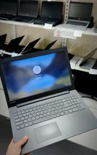 لنوو Corei7 نسل۸هشتم بسیار تمیز صفحه بزرگ
