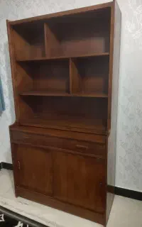 کمد کتابخانه دارای میز تحریر