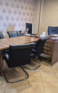 میز مدیریت و میز کنفرانس
