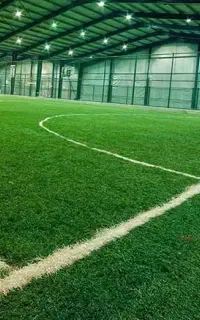 بازیکن فوتبال چمن مصنوعی
