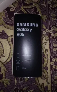 یک دستگاه گوشی سامسونگ گلکسی A05