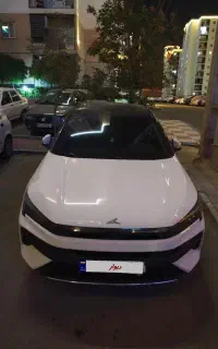 KMC J7 مدل ۱۴۰۴، سفید سقف مشکی، کاور شده