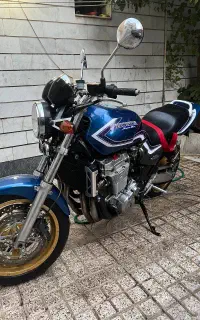 cb1300  مدل۲۰۰۲