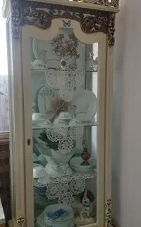 یک عدد بوفه در حد نو و اجاق گاز