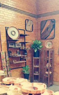 تولید و فروش انواع میز وساعت و آینه و اکسسوری چوبی