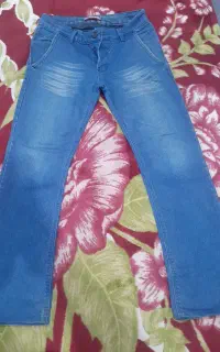 شلوار لی رنگ آبی