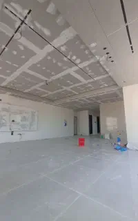 جذب نیروی خانم و اقا در نقاشی ساختمان