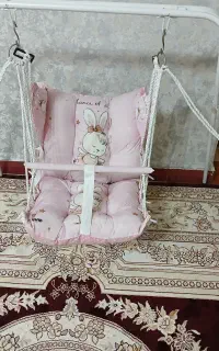 تاب کودک همراه با پایه ایستاده