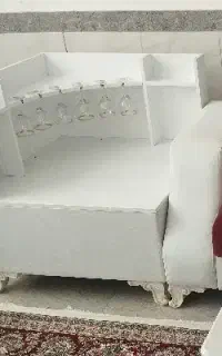 بار کنار مبل سفید رنگ سالم