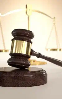 وکیل پایه یک دادگستری