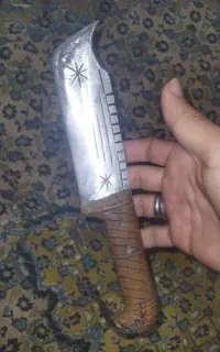 یک عدد چاقو