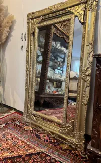 ایینه و شمعدان انتیک