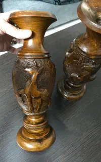 گلدان چوبی قدیمی یک تکه دانه ای ۱تومان