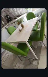 میز ناهارخوری تمیزو سالم