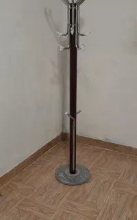آویز لباسی فلزی