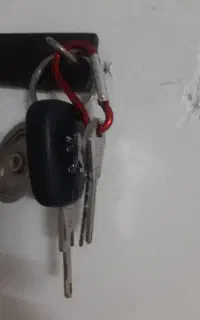 ۶عدد کلید با یک عدد روموت گم شده