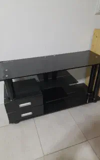 میز تلویزیون شیشه ای