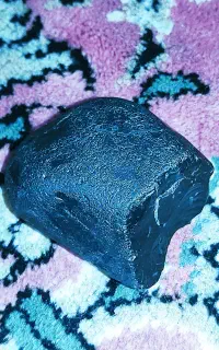 سنگ قیمتی با ارزش احتمال زیاد الماس سیاه است
