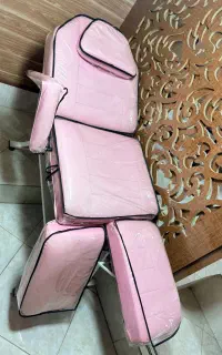 تخت و ترولی آرایشگاهی در حد نو