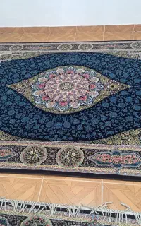 فرش ۶متری کاملا نخ و سالم در حد نو چهار عدد