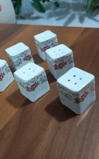 نمکدان و وسیله آشپزخانه