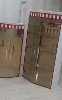 ویترین شیشه ای چراغ دار
